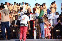 Paavan_Solanki_India_Honored_Anandiben_Patel.jpg