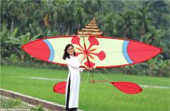 Red Flamboyant's Flute Kite